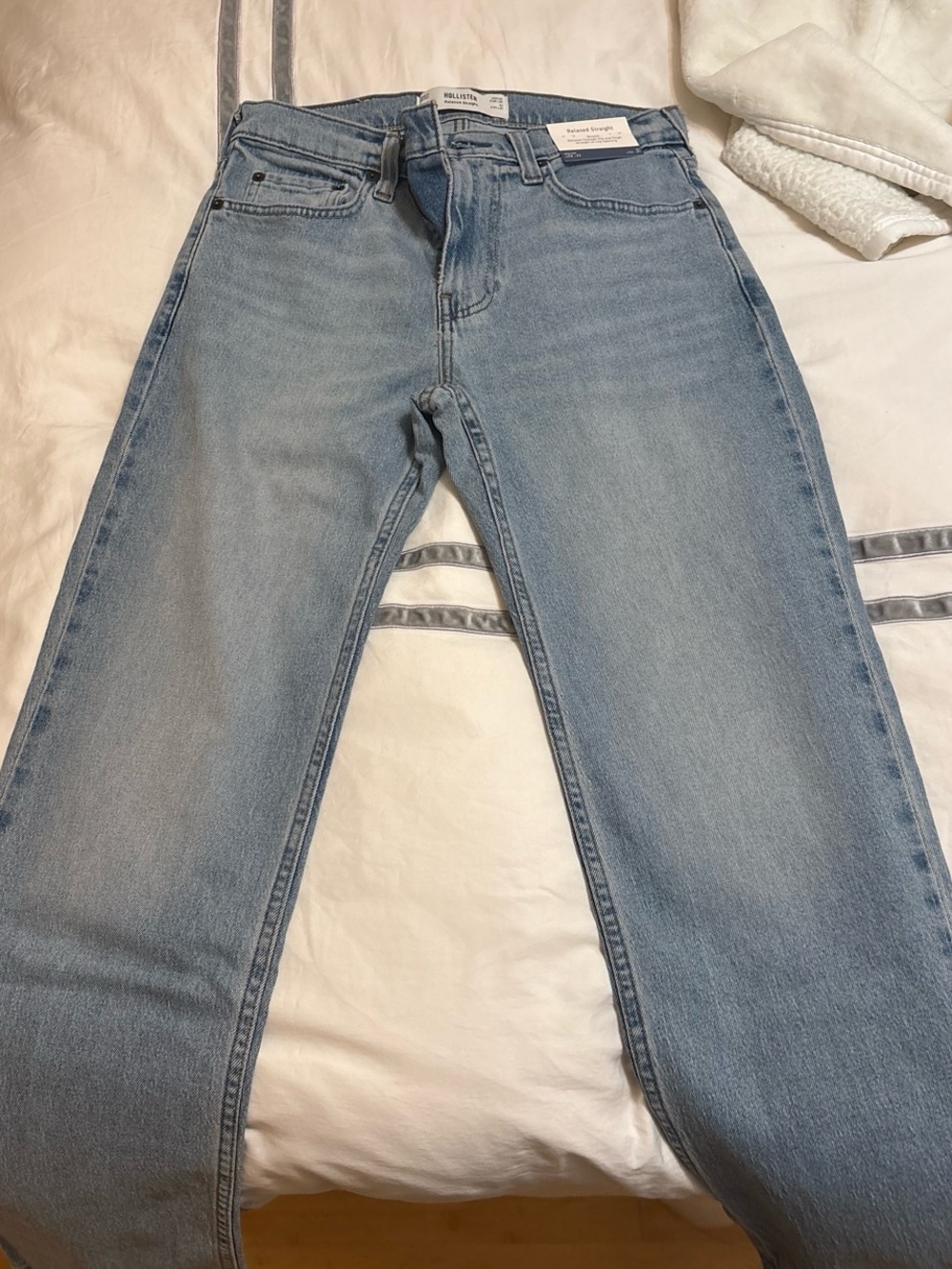 Hollister Men's Light Wash Slim Straight Jeans